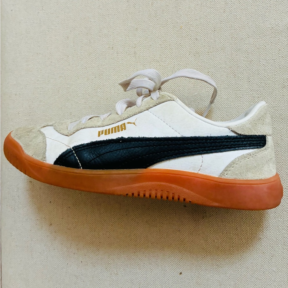 Puma Club II Era Sneaker Youth Size 4